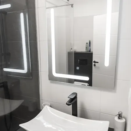 Seavibe Sideview Mamaia Nord Apartment *
